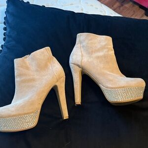 Steve Madden Tan Heeled Boots with Silver Accents